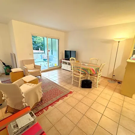 T2 Proche Centre Et Plage, Terrasse, Garage - Fr-1-474-71 Daire *